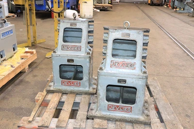 Used DeVlieg 30"H x 16-1/2"W x 16"D Cast Iron Precision Angle Plates New Jersey US | Machinery Values #944384