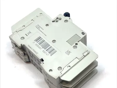 USED SCHNEIDER ELECTRIC MULTI 9 30A C-CURVE DIN RAIL MINIATURE BREAKER