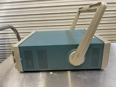 USED TEKTRONIX 2211