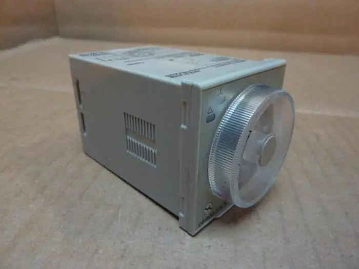 Used OMRON H3CR-G8EL Timers Michigan US | Ideal Machinery #574223