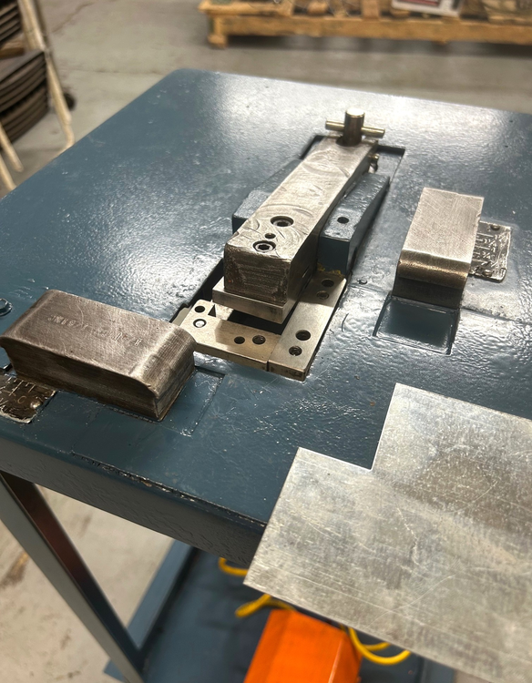 Used LOCKFORMER _UNKNOWN_ Notching Machines New Jersey US | H. Weiss Machinery & Supply #1316528