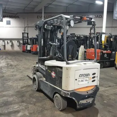 USED 2019 CROWN FC5245-50