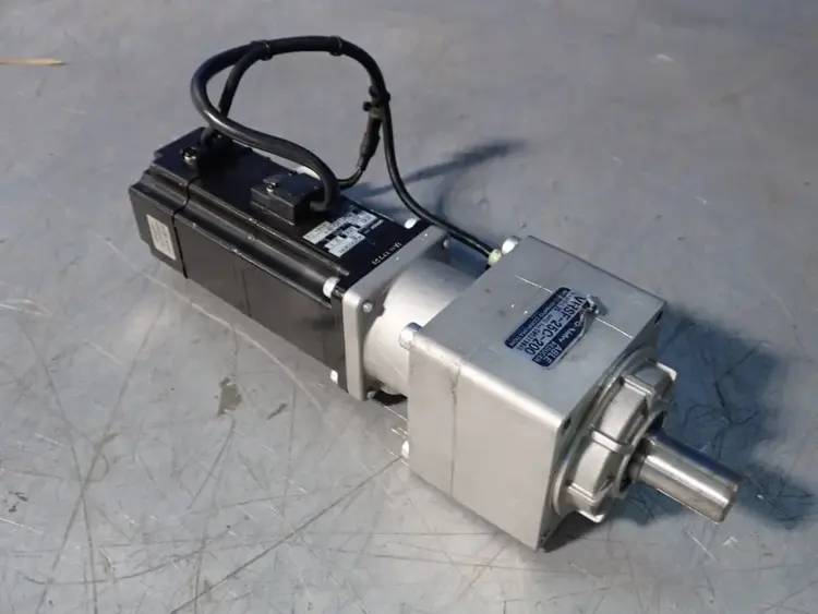 Used OMRON R88MW20030HB Servo Motors | HGR 24 #730748