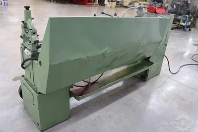 USED 1988 SKB 1660