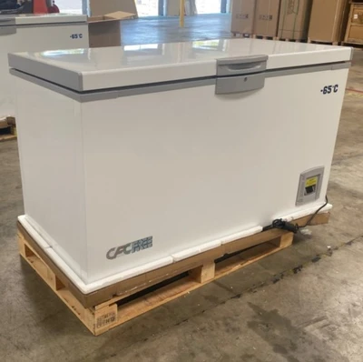 171-0382 55" Solid Top Self Contained Ultra Low Temperature Chest Freezer