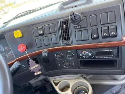 Used 2011 VOLVO VNL64T300 Conventional trucks California US | Ben Kaplan Equipment #1250886