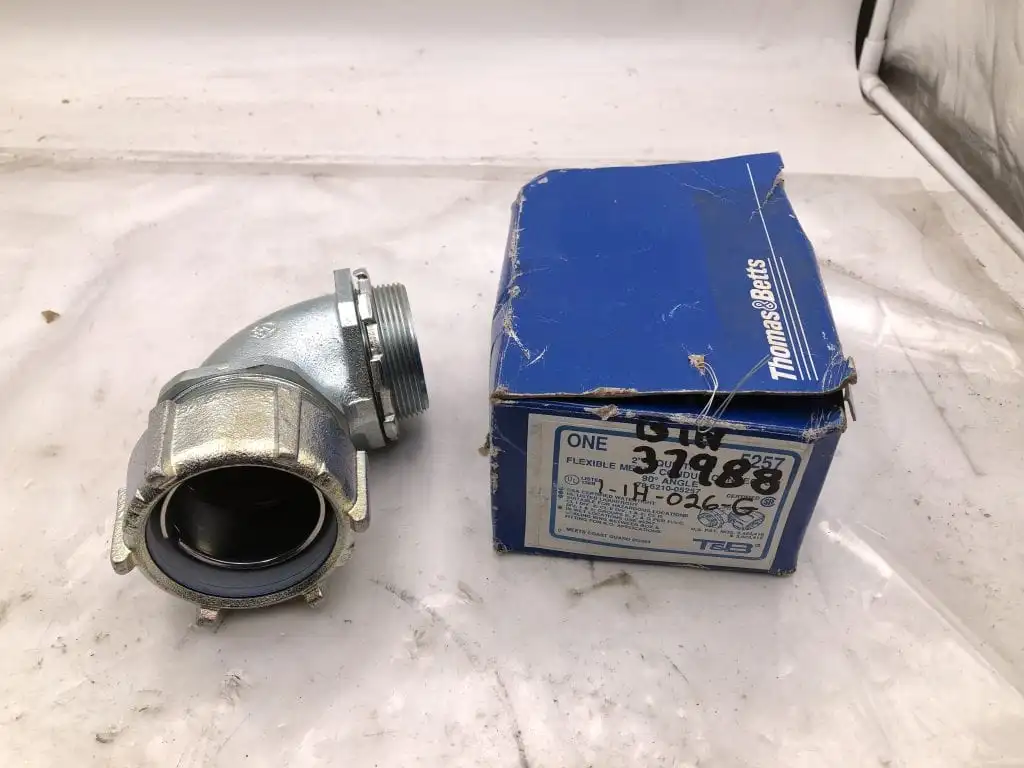Thomas & Betts 5257 Liquid Tight 2″ 90° Flexible Metal Conduit Connector NIB