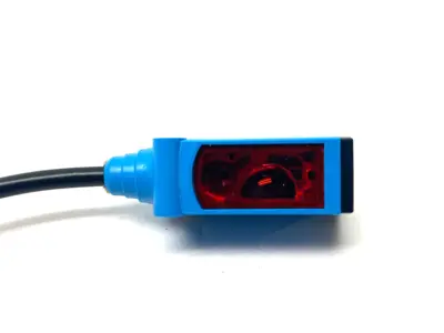 USED SICK PHOTOELECTRIC PROXIMITY SENSOR BACKGROUND SUPPRESSION