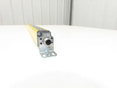 Schmersal SLC440COM-ER-0890-14 Safety Light Curtain Transmitter