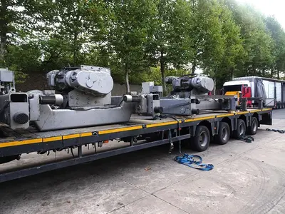 USED DEMAN 33 TON X 27 560 MM