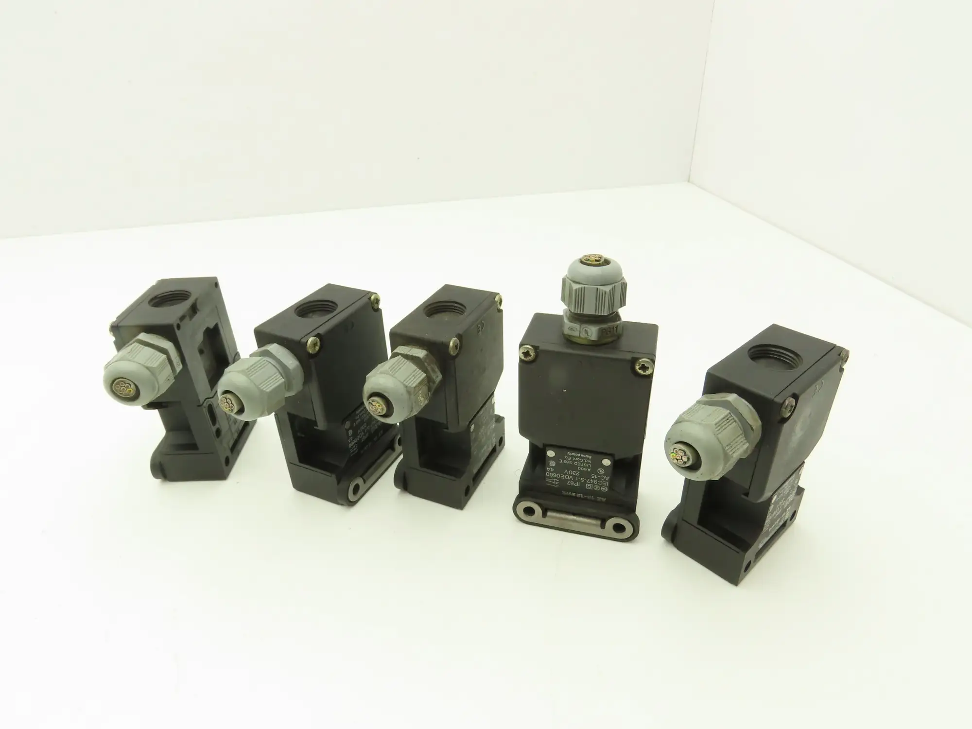 Schmersal AZ16-12ZVRK Safety Interlock Switch 1/NO 2/NC Contacts  Lot of 5