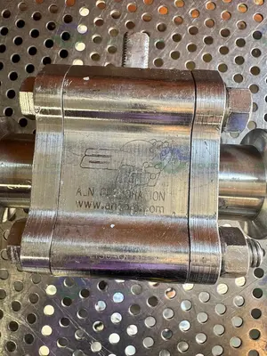 Used A&N CORPORATION STAINLESS STEEL BALL VALVE W/ KF40 VACUUM FITTING Valves/Fittings California US | Equipment Lab #1340311