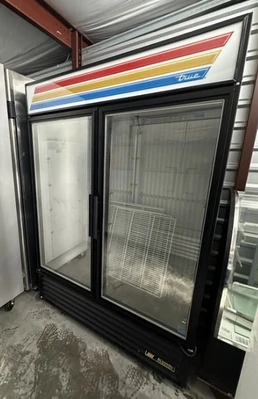 174-0015 True GDM-49F Glass 2 Door Self Contained Freezer