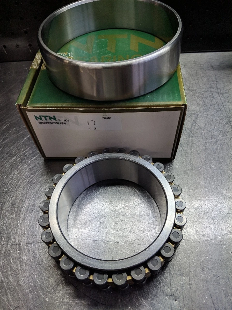 NTN 110mm I.D. Multi-Row Cylindrical Roller Bearings NN3022KC1NAP4 (LOC1236B)