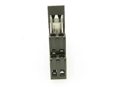 Elesta 119644 SGR 282 Relay 24VDC 8A/250VAC Lot of 16 with Bases