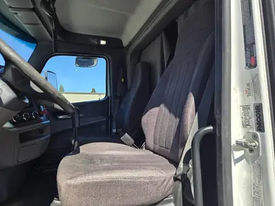 USED 2015 PETERBILT 579