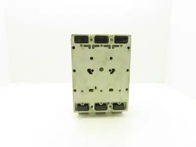 Moeller P10-630 Circuit Breaker 800A 690VAC 3 Pole W/Disconnect Mechanism DNZM10