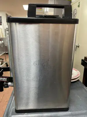 Used Bunn Used BUNN Soft Heat Coffee Server 1.5G/5.7L Stainless Steel 27850.0060 Beverage Dispensers Illinois US | Falcon Restaurant Supply #1376104