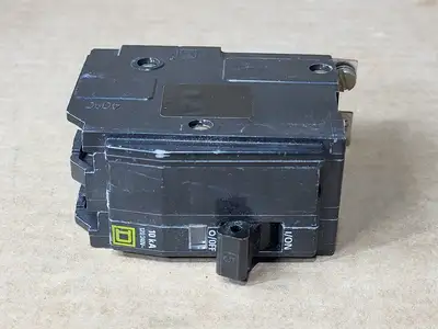 Used SQUARE D QOB220 Switchgears British Columbia CA | Lenmark #1438632