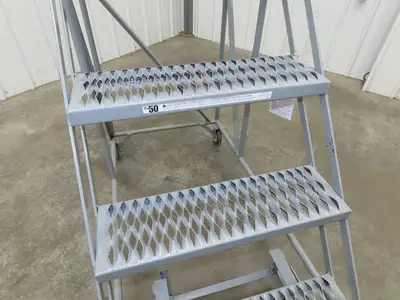 Uline H-7919 Rolling Ladder 4 Step 36" Work Platform 40" Top Step 800lbs Cap