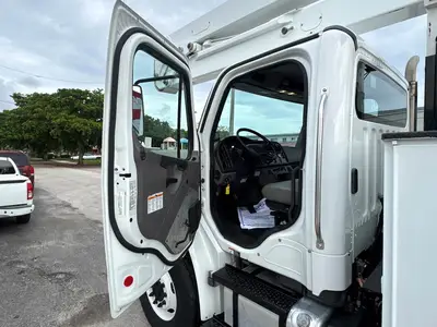 Used 2019 FREIGHTLINER M2 106 Tractors & Trailers Florida US | Truck and Van Outlet #1506263