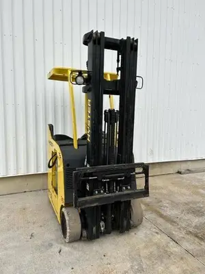Used 2016 HYSTER E35HSD3 3-Wheel Stand up Electric Counterbalance Forklifts Illinois US | Somerset Equipment Sales #1546271