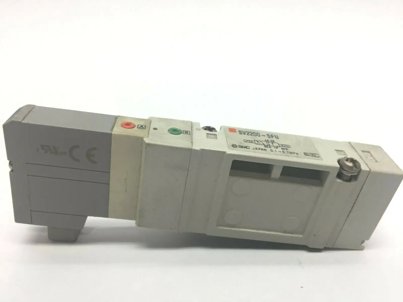 Used SMC SV2200-5FU Solenoid Valves Michigan US | Maverick Industrial Sales #1401345