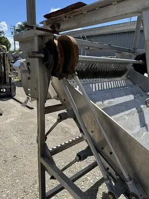 USED MAGNUSON ENGINEERING SHUFFLO FEEDER AND SLICER 54" WIDE