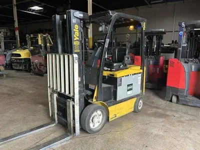 Used 2016 YALE ERC060VG 4-Wheel Sit down Electric Counterbalance Forklifts Illinois US | Somerset Equipment Sales #1542835