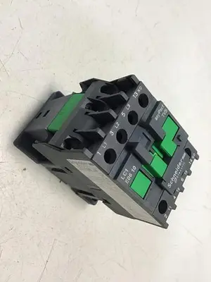 USED SCHNEIDER ELECTRIC LC1E0610