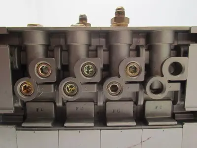 SMC Syndevco Series VSS8-8 Pneumatic manifold