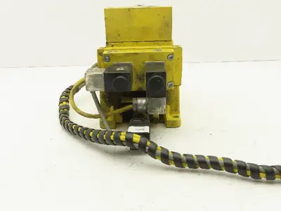 Ross Controls DM2CNA54A21 Double Solenoid Valve W/ Base Assembly 24VDC 30-120PSI