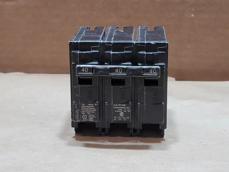 Used SIEMENS Q340 Switchgears British Columbia CA | Lenmark #835782