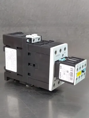 Siemens 3RT1036-1B.4 w/ 3RH1921-1HA22 contactor relay Loc4E37
