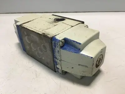 USED VICKERS DG4S52CWT11