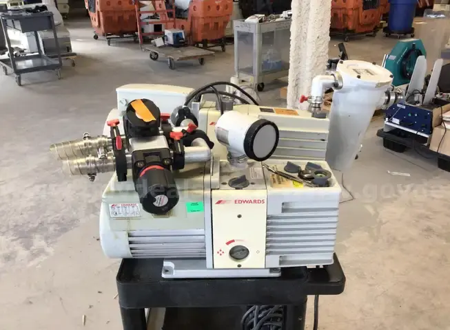 Used Edwards Does Not Apply Vacuum Pumps Delaware US | United Machine Co. #1564473