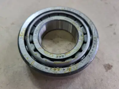 NEW SKF 30207 J2/Q