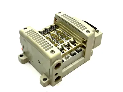 VV5QC21-04N7FD0-S | SMC  Base Plug-In Manifold - Used