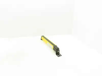 Allen Bradley 440L-R4J0320YD Light Curtain Guardmaster Transmitter Ser A Rev B