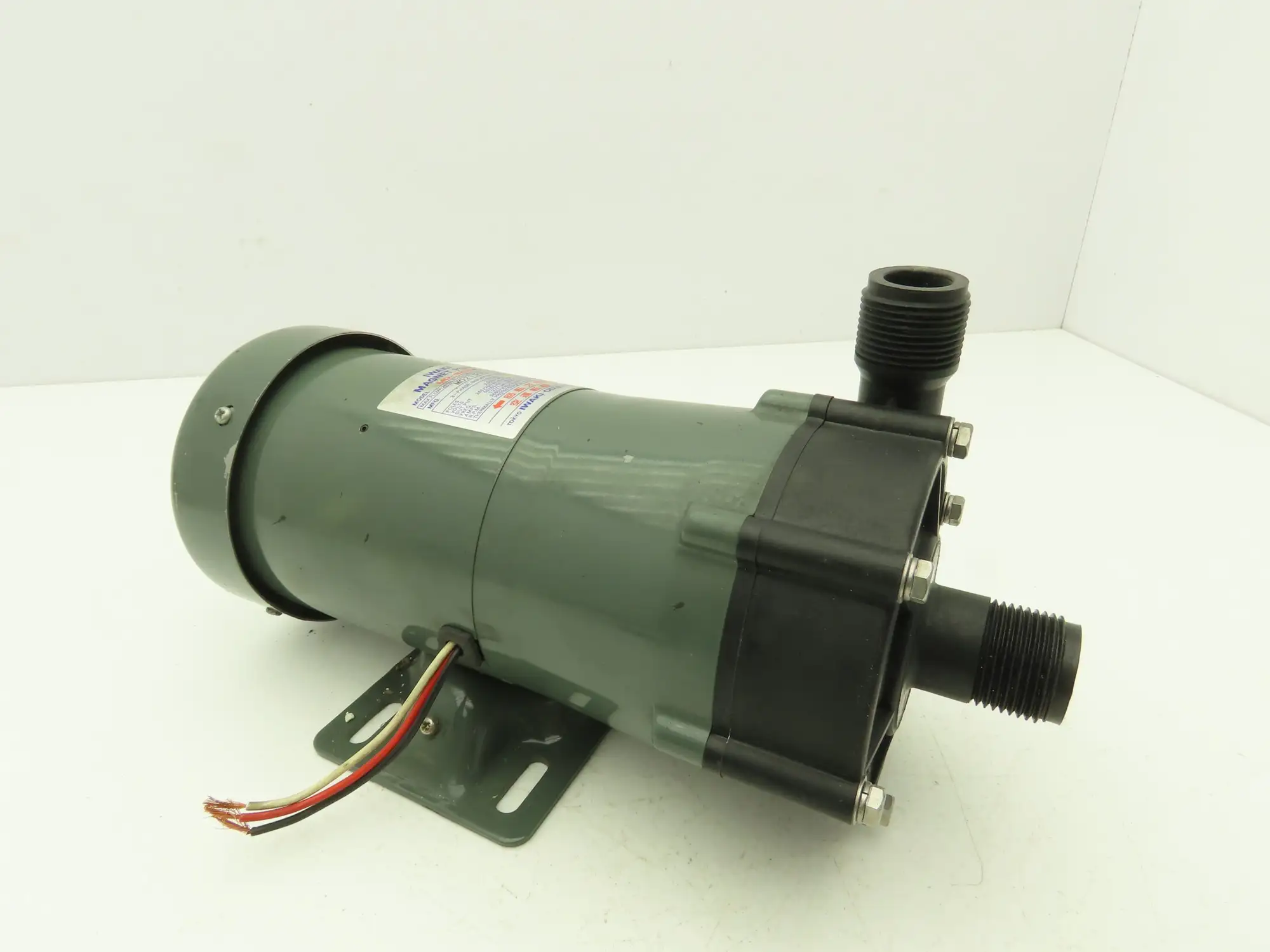Iwaki MD-100RM Magnetic Drive Water Pump 1"Poly Plastic 220V 3PH 135 L/min