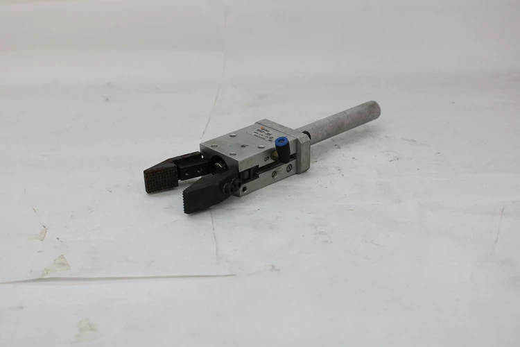 Used SMC MHC2-20S Parts (Hydraulics and Pneumatics) | Industrial Parts R Us Inc. #360221