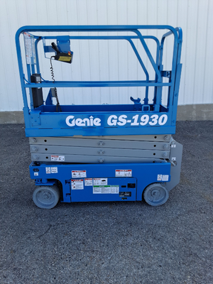 USED 2017 Genie GS-1930