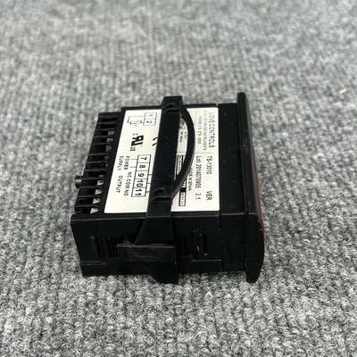 Used Dwyer Instruments TS-13010 Temperature Controls California US | Davliegogo LLC #1705719
