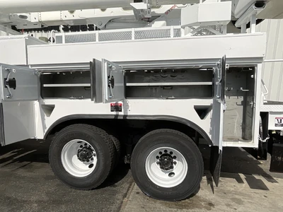 Used 2014 INTERNATIONAL 7500 Bucket (boom) trucks California US | Big Truck & Equipment #1412283