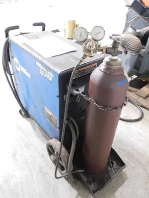 Used _UNKNOWN_ _UNKNOWN_ Mig Welders Indiana US | Thompson Auctioneers #1322667
