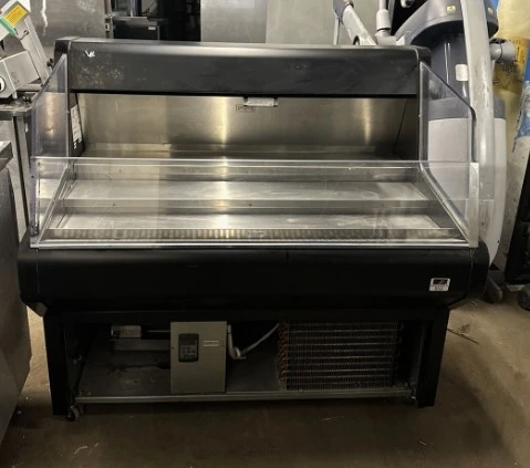 174-0018 True THAC-48 48" Horizontal Self Contained Open-Air Cooler