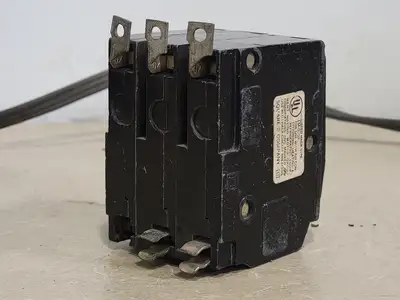 USED SQUARE D QOB360