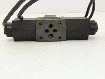 Yuken DSG-01-2D2-D24-50 Hydraulic Directional Control Solenoid Valve 24VDC
