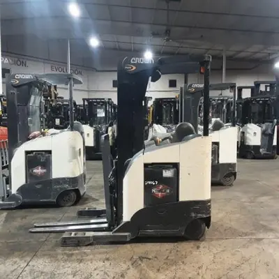 USED 2016 CROWN RR5725-45