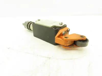 Siemens 3SE2 120-1E Limit Switch Top Plunger Spring Return